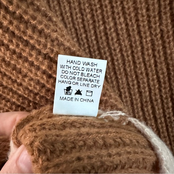 028. NWT Women’s Knit Denim Sleeve Sweater - Picture 6 of 8